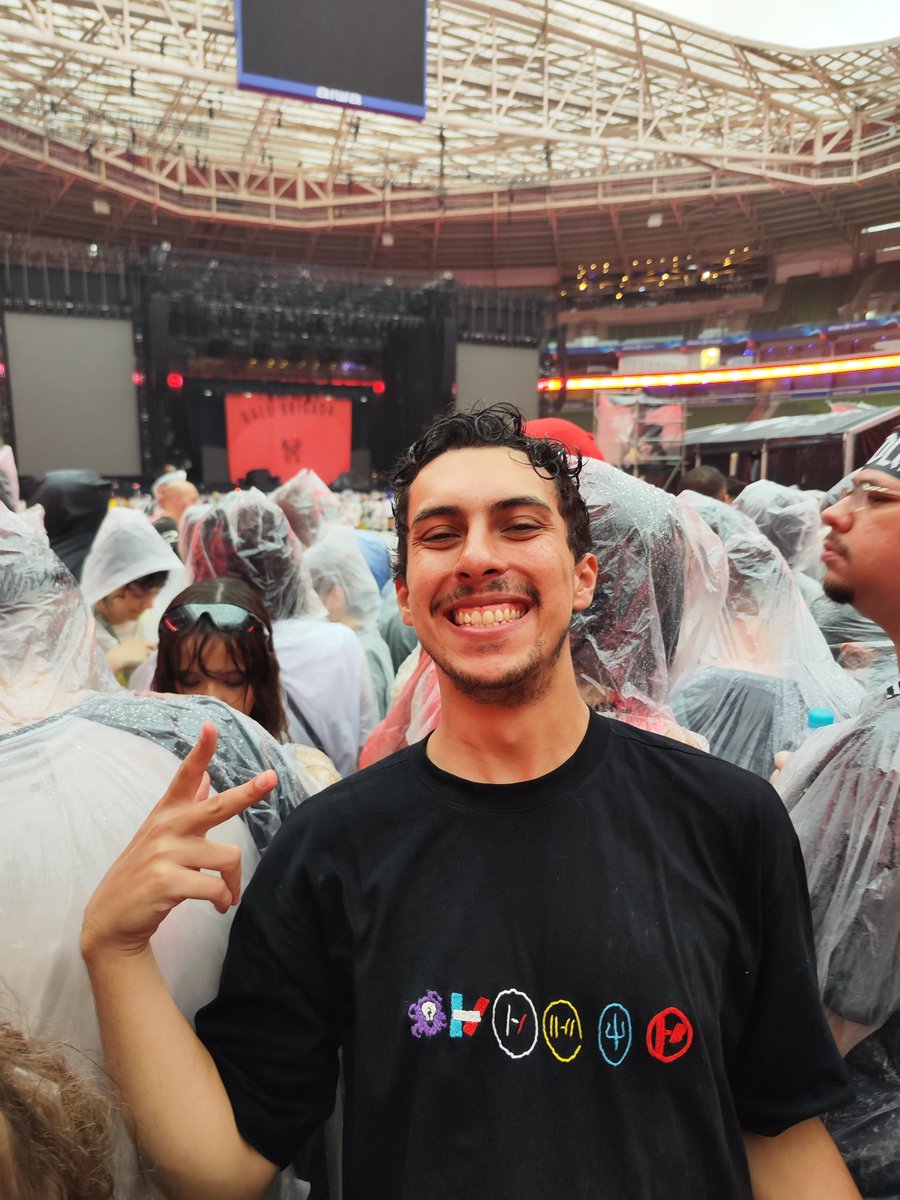 oh_itsrafa's tweet photo. "peace will win, fear will lose"

ngl im quite proud of how they turned out, definitely gonna wear them all the time now

love you guys sm |-/ @twentyonepilots ❤️
#cliqueart #ClancySaoPaulo https://t.co/EACjyPYnzO