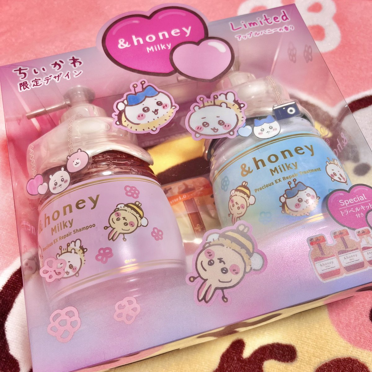 PianoManami's tweet photo. ＆honeyのちいかわ限定デザイン🍯🫧

29日発売のはずだけど もう売っていたからフラゲ✨

大好きなハチさんデザイン🐝
あまーい香りも好みだった🍎💖

使うのが楽しみ〜🎶

#ちい活 https://t.co/Vv0W1WarRq