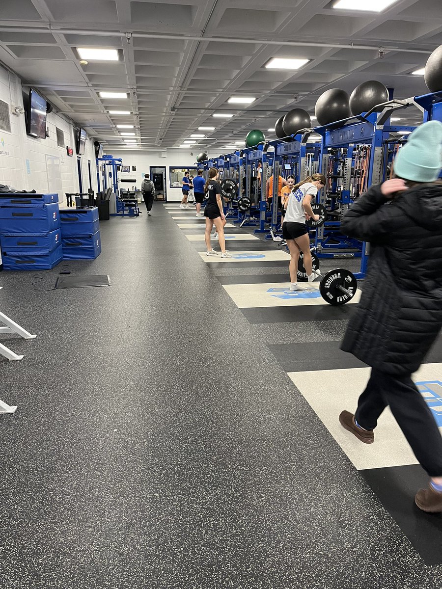 Early bird gets the 🐛 for the AM breakfast club.  These kids embrace the early mornings and getting after it.  Helps they get donuts from time to time.  

#thecommonthread