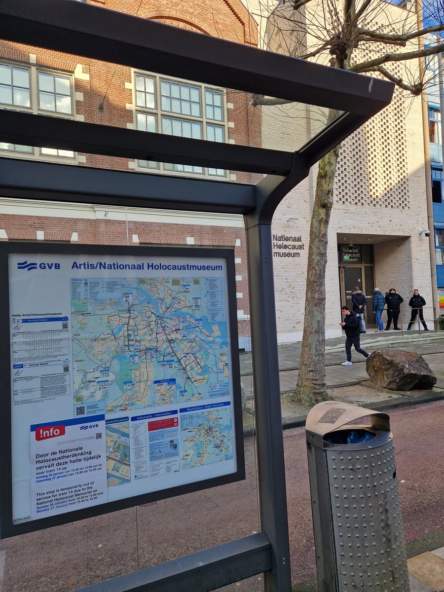 Naamswijziging.
Vanaf vandaag heet de beladen tramhalte in Plantage Middenlaan in Amsterdam niet langer alleen Artis maar Artis/Nationaal Holocaustmuseum.

Idee van een Joodse Amsterdammer dat het CJO verder heeft gebracht, uitgevoerd door het GVB.

#HolocaustMemorialDay