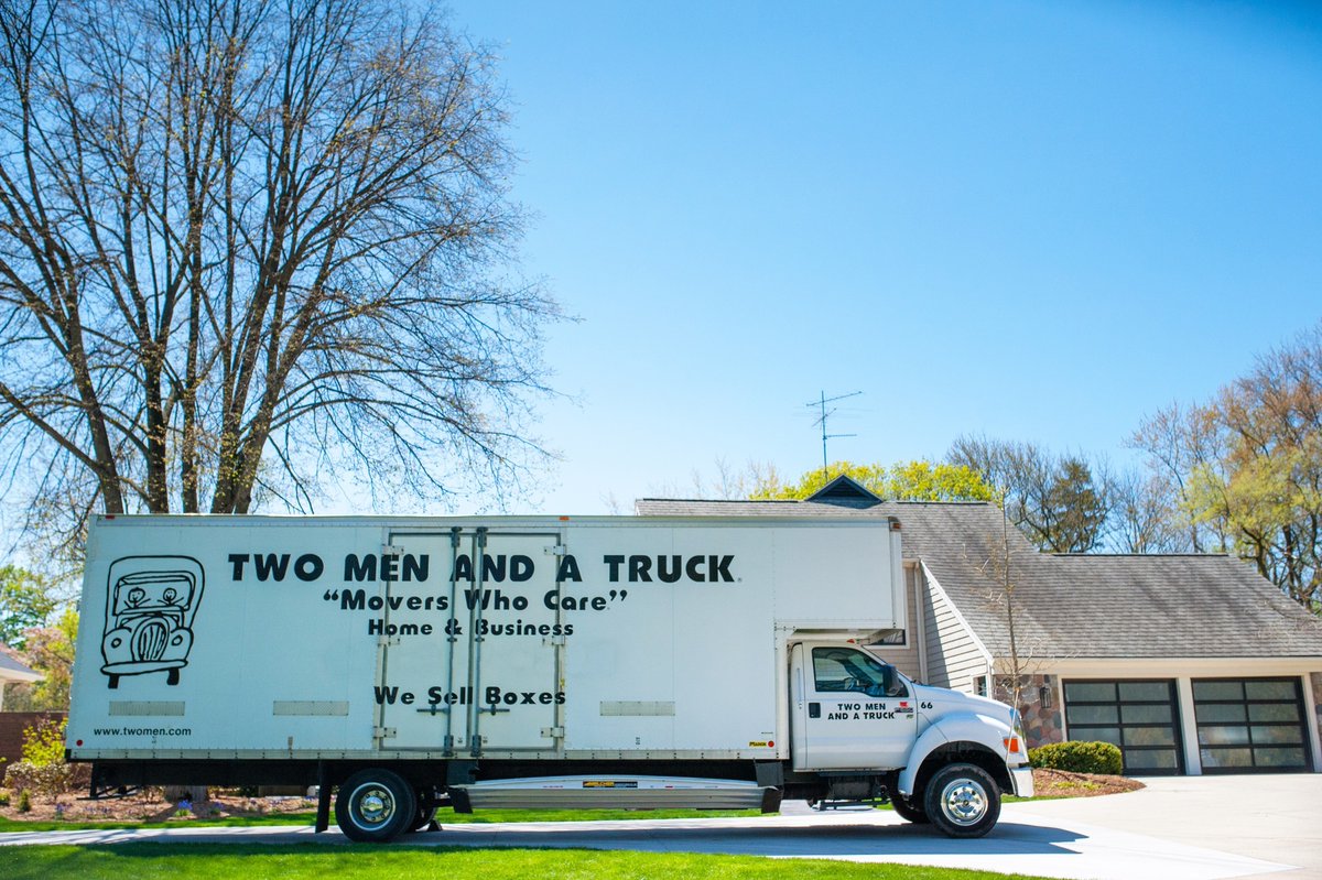 Moving doesn’t have to be stressful! Here are a few simple tips to help make your next move as smooth as possible:

1️⃣ Label Your Boxes: Save time when unpacking by labeling each box clearly.

2️⃣ Pack Room by Room: Keep your items organized by packing one room at a time....