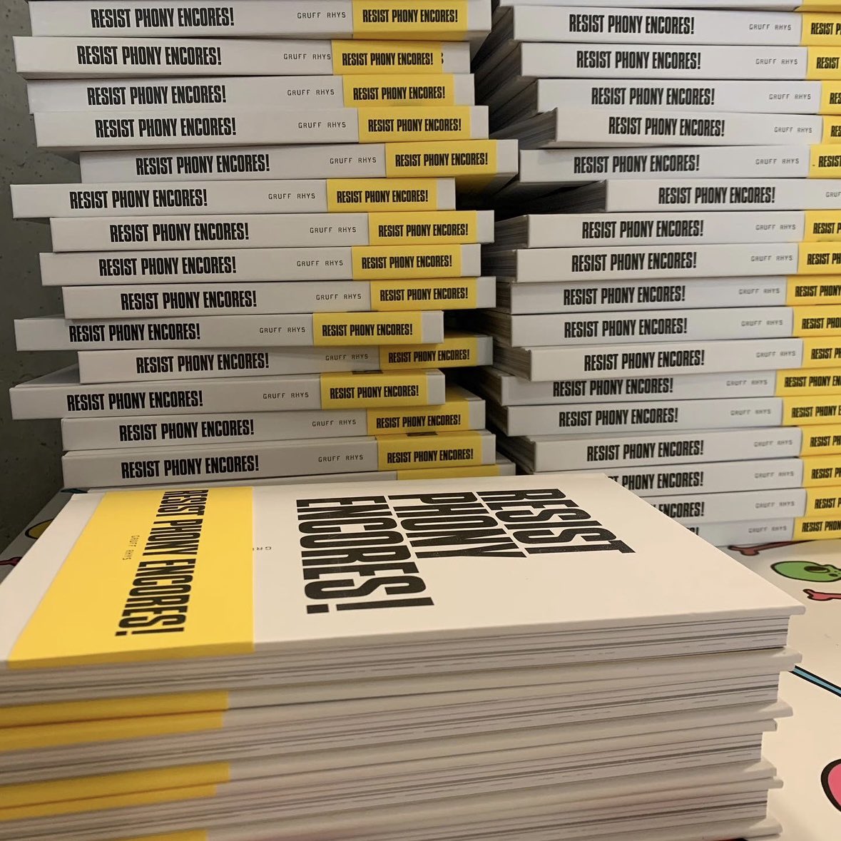 Final batch of RESIST PHONY ENCORES hardback books just turned up unexpectedly 

now up on Bandcamp
 gruffrhys.bandcamp.com/merch/resist-p…