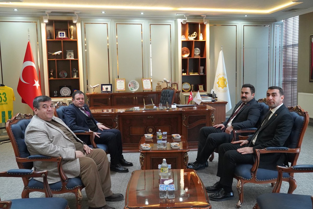 Viranşehir Kaymakamı Sn. Kemal Ülkü Odamızı ziyaret ederek Yönetim Kurulu Başkanımız Sn. Mehmet Yetim, Yönetim Kurulu Üyemiz Sn. Sabri Akaltun ve Meclis Başkan Yardımcımız Sn. Bülent Aziz Bülbül ile bir araya geldi.

Nazik ziyaretlerinden dolayı kendilerine teşekkür ederiz.