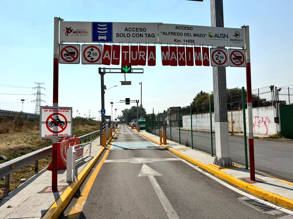 saascaem's tweet photo. ¡Transformación en nuestras autopistas! 🚗🛣️ En #SAASCAEM renovamos la imagen y mejoramos el servicio para las y los mexiquenses. ¡Cada kilómetro renovado mejora tu experiencia! 🚧
#ElPoderDeServir #OperacionesSAASCAEM https://t.co/8Q2rtSnYhv