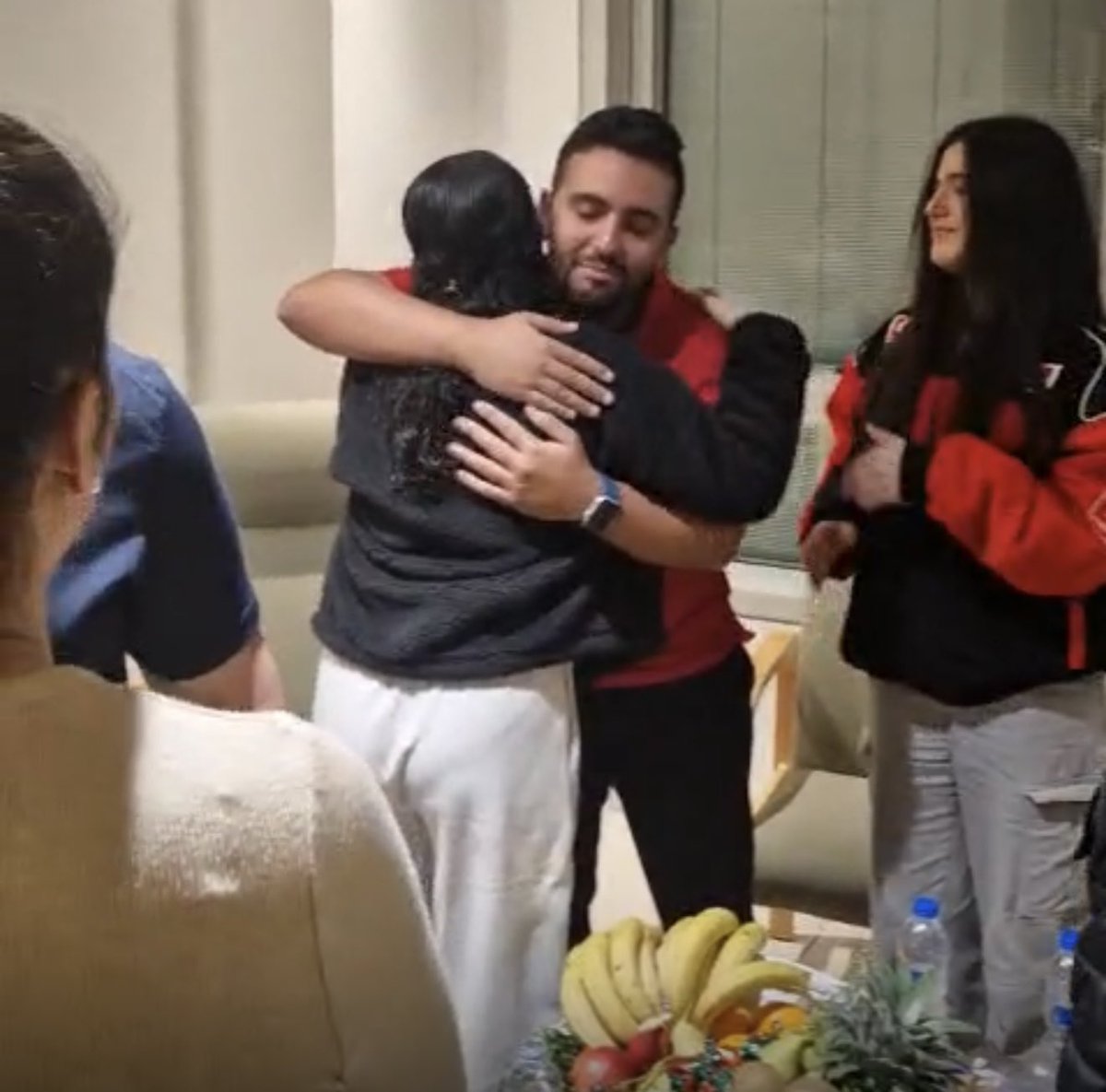 oreliaz10's tweet image. תמונת ניצחון ❤️
ולא אנוח ולא אשקוט עד שכל אחת ואחד מ-90 החטופות והחטופים יקבלו אחת כזו משלהם.