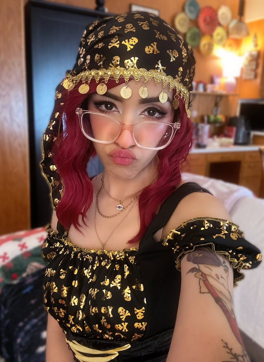 SherrySnax tweet media