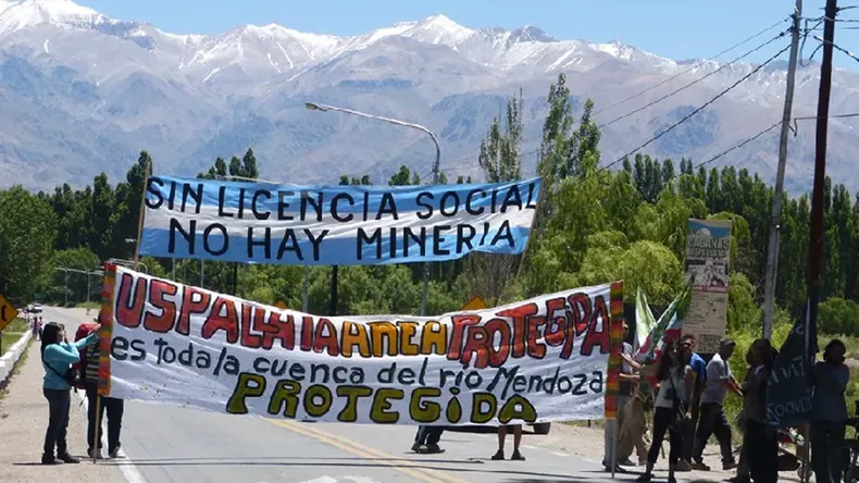 PxP_LAC's tweet photo. #Mendoza 
Rechazo al Proyecto San Jorge que busca la exploración de cobre en #Uspallata; había sido frenado por más de 15 años por la sociedad civil.

https://t.co/sNRQyQFMfX https://t.co/XH7v5745pn