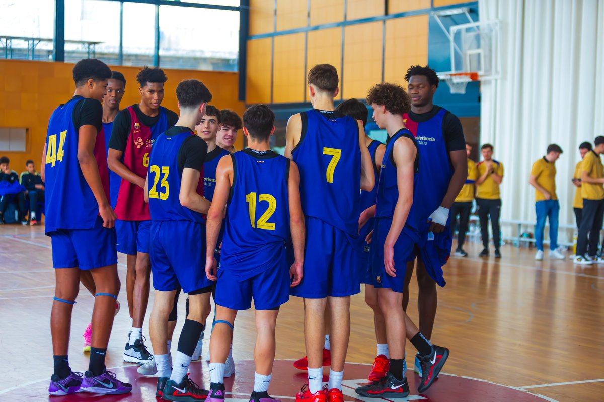 FCBbasket's tweet image. 🏆💪 El Cadet A s’ha proclamat campió del torneig internacional de Sant Vicenç de Montalt!

Victòries en els primers partits davant el Partizan, el Manresa i el Gran Canària. 

I triomf en el partit decisiu davant el @RMBaloncesto (93-81).

𝐀 𝐬𝐞𝐠𝐮𝐢𝐫 𝐜𝐫𝐞𝐢𝐱𝐞𝐧𝐭,…