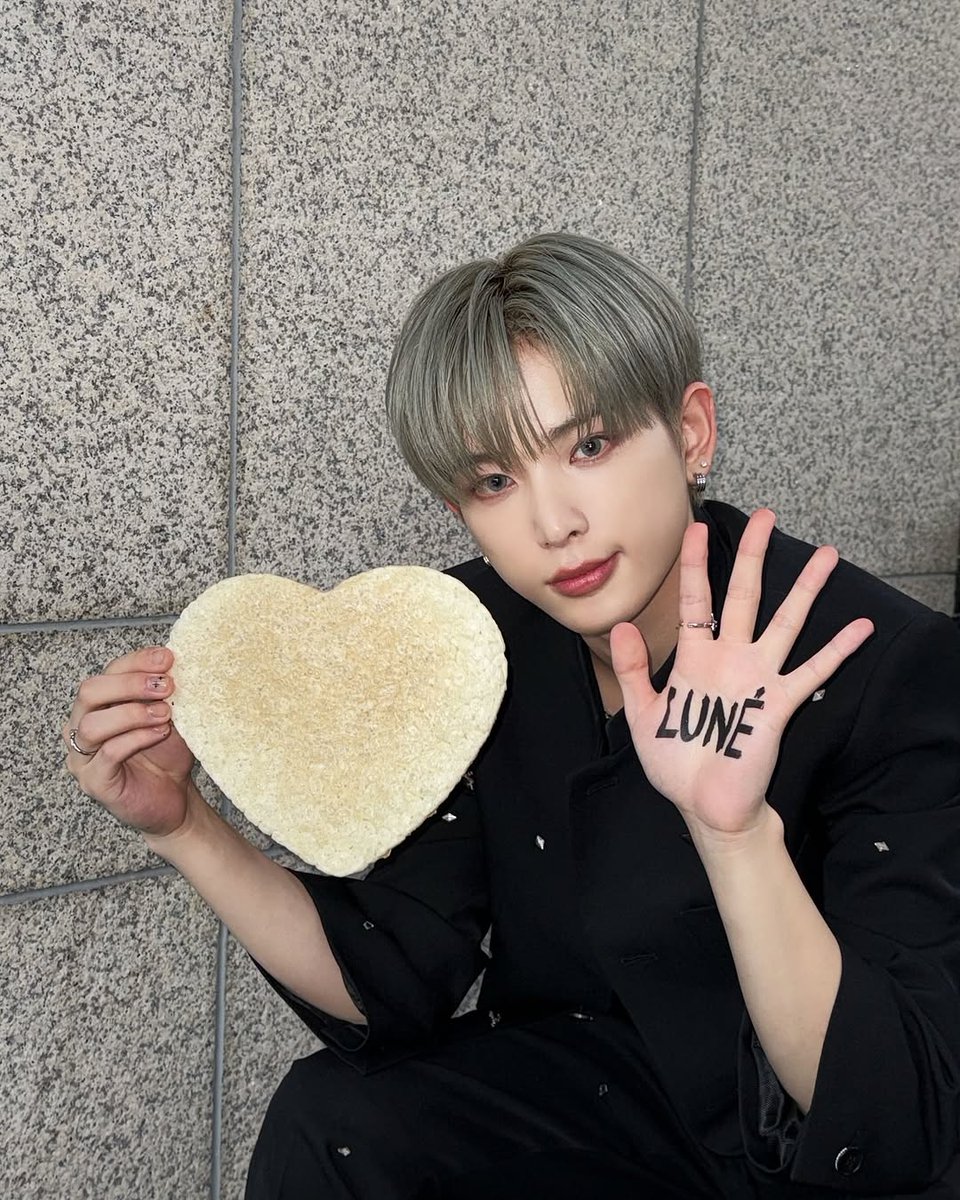 HARUA_FR's tweet photo. 📸 ─ INSTA 

#HARUA : Inkigayo

 #andTEAM #앤팀
#하루아 #ハルア #HARUA https://t.co/cBjGU8ZuFg