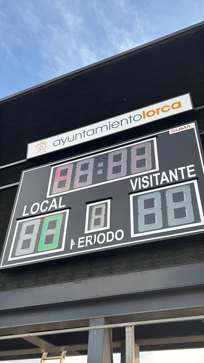 ¿Esto que explicación tiene? <a href="/lorcadeportiva/">Lorca Deportiva</a> <a href="/AytoLorca/">Ayuntamiento Lorca</a> 1 mes desde que se puso. Supuestamente 7000€ de inversión.