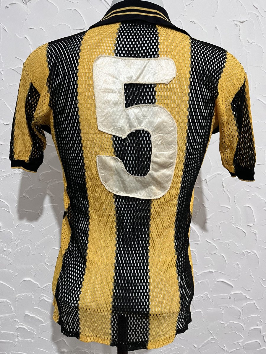 chris_seque68's tweet photo. Hoy llegó la Camisetas más Hermosa e importante de la Colección, Néstor “Tito” Goncalves 1969.
@OficialCAP @capmuseo @HistoriaCAP https://t.co/OgjUzaKaAD