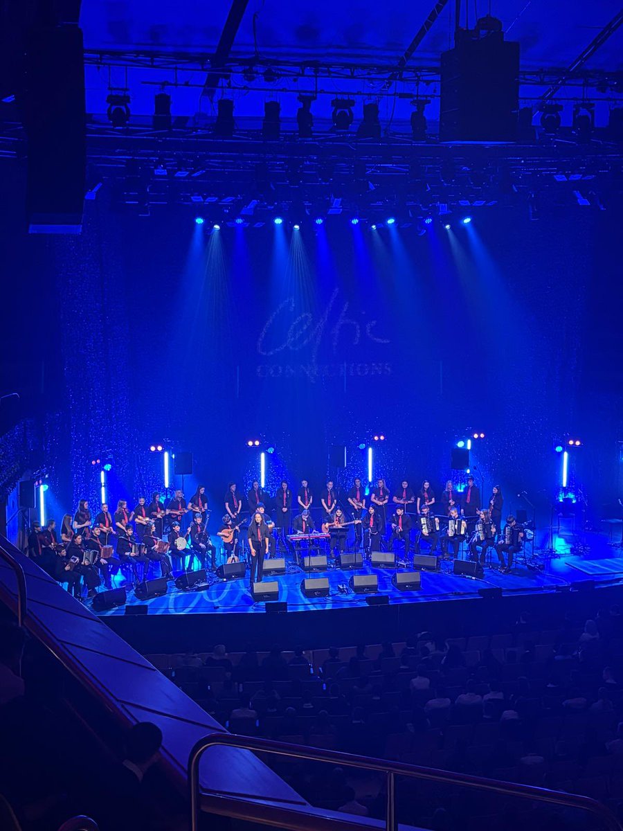 WilliamwoodHS's tweet image. Pupils Hamish (S3) and Harry (S2) performed in the Royal Concert Hall with ‘St Roch’s Ceili Band’ as part of Celtic Connections last week! 🏴󠁧󠁢󠁳󠁣󠁴󠁿 The concert was shared with ‘Braebach’, a world renowned folk band! 🎵 
We are so proud! 🤩 
#WWHSMusic
#UNCRCRight29