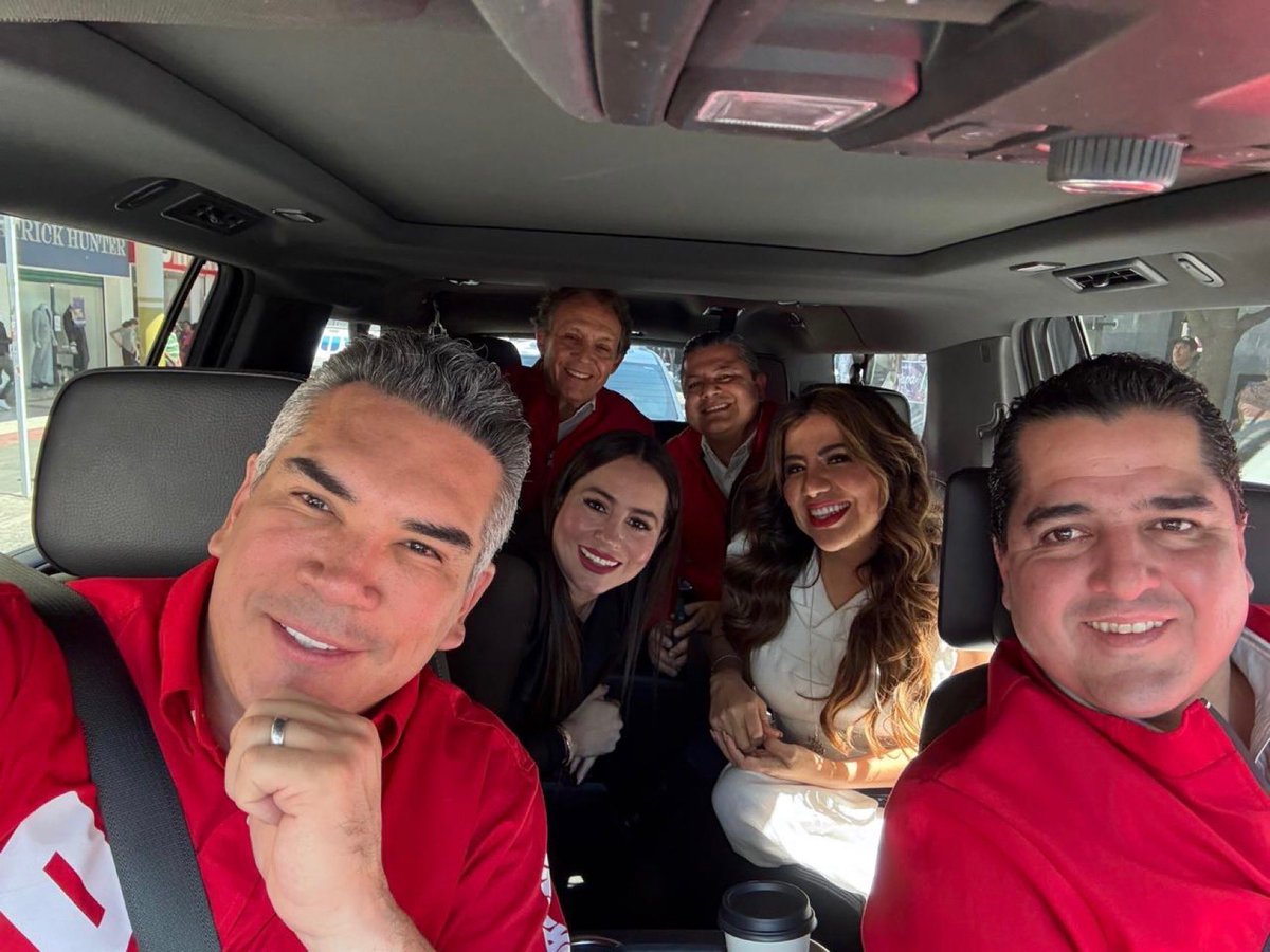 Ya estamos en actividades con nuestro Dirigente del <a href="/PRI_Nacional/">PRI</a>, <a href="/alitomorenoc/">Alejandro Moreno</a>, quien hoy se está reuniendo con los priistas veracruzanos.