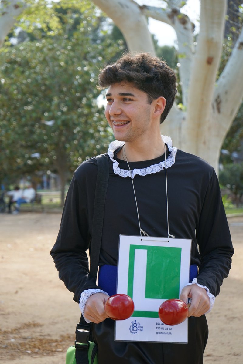 Ei!! Encara esteu a temps de felicitar al nostre faraono que avui fa anys!!! Moltes felicitats, artista!! 💙🥂

PD: la foto és del mes de març, ja no porta la L eeh!! 🤪

#happybirthday #tuno #coplero