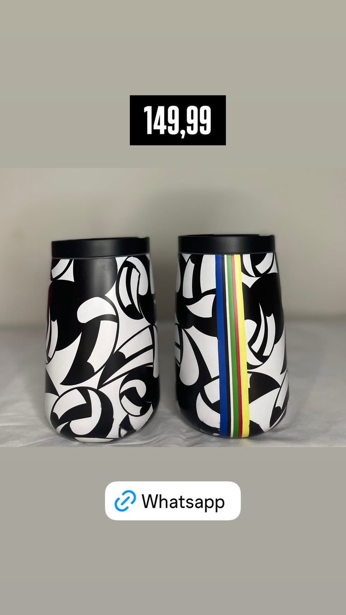 O queridinho do momento 🖤 Copo térmico Farm, chama na preferência 🔥 
PRODUTO ORIGINAL