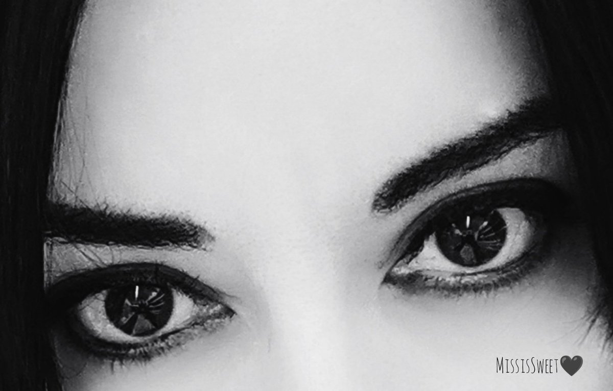 MissisSweet7's tweet image. La locura de quererte
Como un fugitivo
Me ha llevado a la distancia
Donde me he escondido
Si tú me miras
Si tú me miras
Te enseñaré a decir: "te quiero", sin hablar..🖤
¿Recordáis la canción?
youtu.be/iBfRVdqNfB8?si…

#situmemiras🫶
#lunesde👀

⛔No retweet⛔
Buenas noches Almas💫