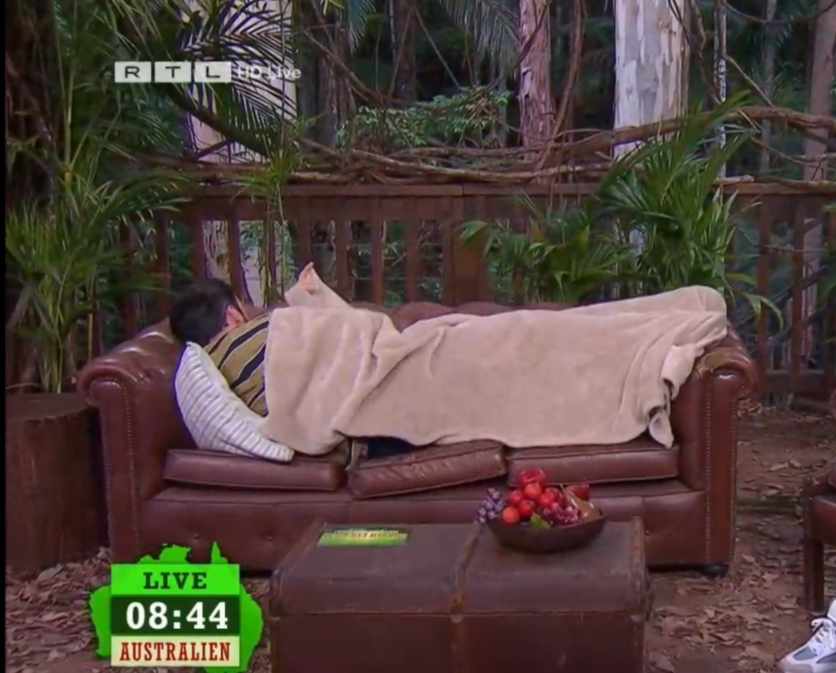 annilovesu's tweet photo. #ibes Jürgen hat im ersten Spiel abgeliefert und seitdem ist er so drauf: https://t.co/Rm3Eo7YQ5N