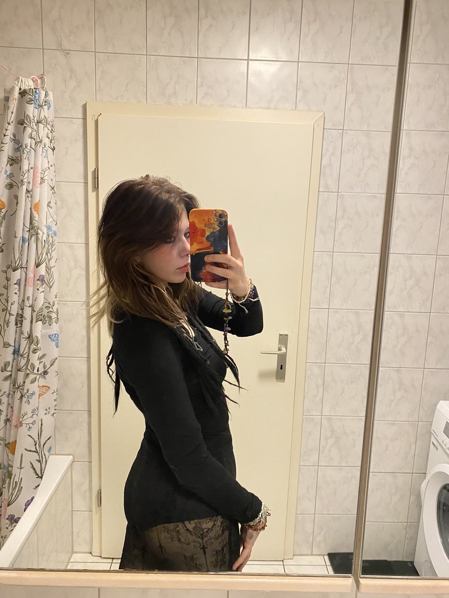 Ich kann Süß und böse sein 💸☺️ #sklaven #Diener #zahlschwein #sissytransformation #Sissy #Herrin #Göttin #Domina #Goddess #femdom #Schweinepriesterin #Keuschhaltung #footfetısh