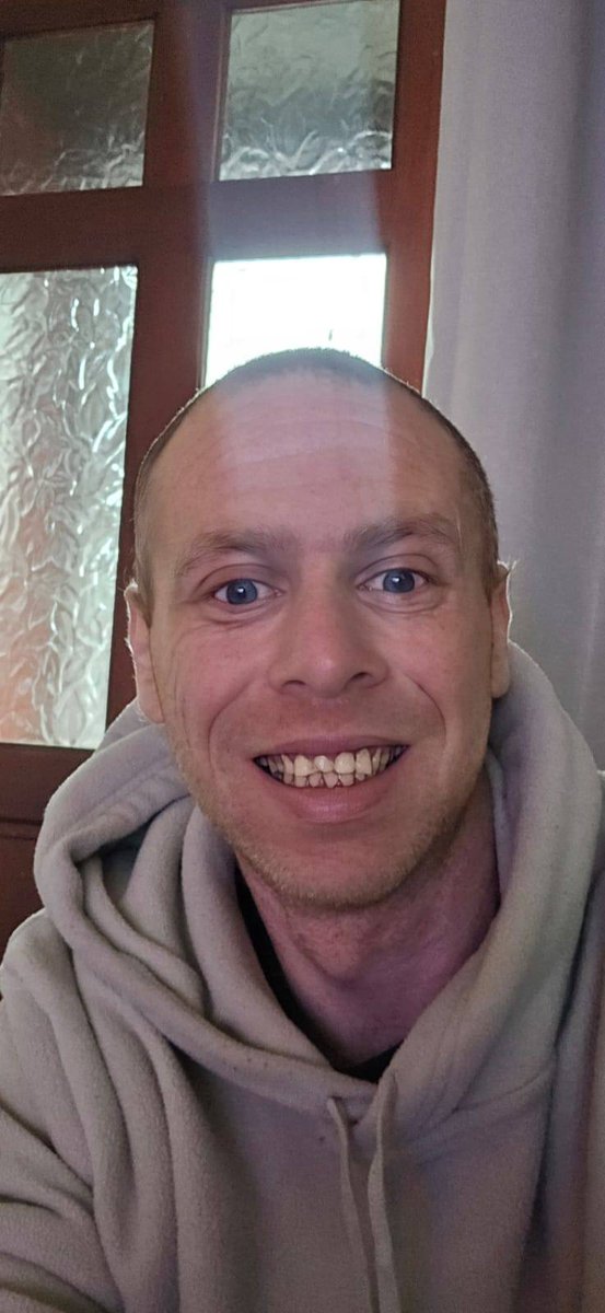 DjLeeButler's tweet photo. AND WE HAVE ANOTHER ONE....

This is Chris, chris recently completed the Break Free programme. 

When I first met Chris he was not only deep in addiction,  but struggling with his confidence and like most people early recovery, self worth also.

The change in him is absolutely incredible and it's a testament to all the hard work that he had put into his recovery. 

We are all so proud of you mate
👊✌️💙

Chris's words 
👇👇👇👇

Hi guys and girls 

"When I joined breakfree I was a broken man, no confidence, no hope, but now I'm a totally new man . I'm getting ready to move out of Liverpool and try somewhere new, something I've wanted to do but my addiction stopped me but nothing is stopping me now.  I owe it all to this program and to myself, this is a great program and it works if you put the work in trust the process up the breakfree'ers 👊✌️💙

#RecoveryPosse #wellbeing #recoverycommunity #addictionhelp #mentalhealth #wedorecover #DepressionAndAnxietyAwareness #breakfree #recovery #recoveryservice