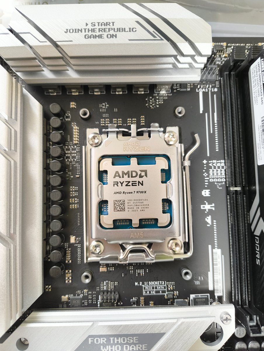 macchky's tweet image. こんにちは9700X

さようなら5800X3D
#自作PC