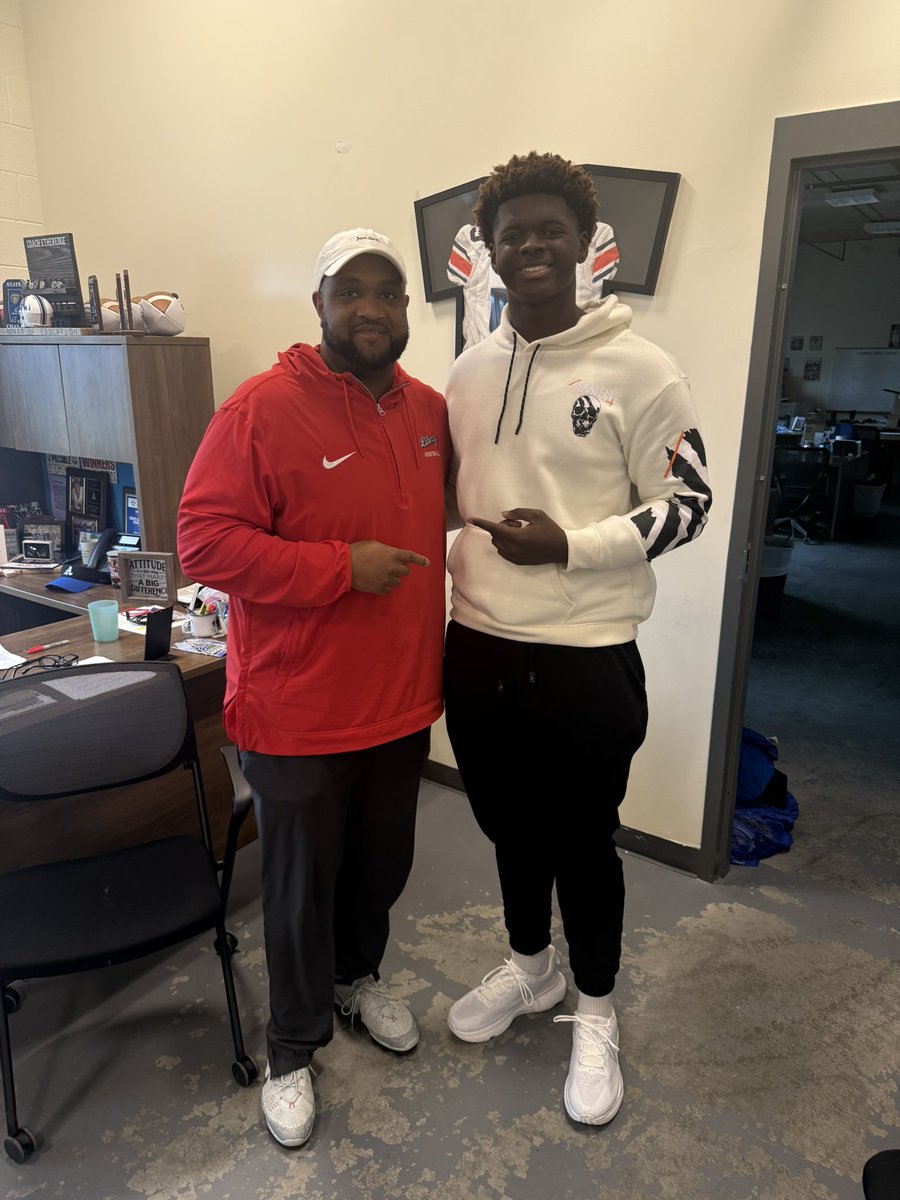 Trinton Pritchett (@trintonpritche1) on Twitter photo Thank God for another school believing in me <a href="/CoachChadwell/">Jamey Chadwell</a> Blessed to receive an offer from <a href="/LibertyFootball/">Liberty Football</a> <a href="/CoachBertB/">Bert Biffani</a>
<a href="/BHoward_11/">Brandon Howard</a> <a href="/MohrRecruiting/">Brian Mohr</a>
<a href="/adamgorney/">Adam Gorney</a> <a href="/RivalsFriedman/">Adam Friedman</a>
<a href="/ChadSimmons_/">ChadSimmons</a> <a href="/JohnGarcia_Jr/">John Garcia, Jr.</a>
<a href="/cpetagna247/">Cooper Petagna</a> <a href="/BrandonHuffman/">Brandon Huffman</a>
<a href="/HallTechSports1/">Hall-Tech Sports</a> <a href="/AL7AFootball/">Alabama7AFootball</a> Thank God for another school believing in me <a href="/CoachChadwell/">Jamey Chadwell</a> Blessed to receive an offer from <a href="/LibertyFootball/">Liberty Football</a> <a href="/CoachBertB/">Bert Biffani</a>
<a href="/BHoward_11/">Brandon Howard</a> <a href="/MohrRecruiting/">Brian Mohr</a>
<a href="/adamgorney/">Adam Gorney</a> <a href="/RivalsFriedman/">Adam Friedman</a>
<a href="/ChadSimmons_/">ChadSimmons</a> <a href="/JohnGarcia_Jr/">John Garcia, Jr.</a>
<a href="/cpetagna247/">Cooper Petagna</a> <a href="/BrandonHuffman/">Brandon Huffman</a>
<a href="/HallTechSports1/">Hall-Tech Sports</a> <a href="/AL7AFootball/">Alabama7AFootball</a>