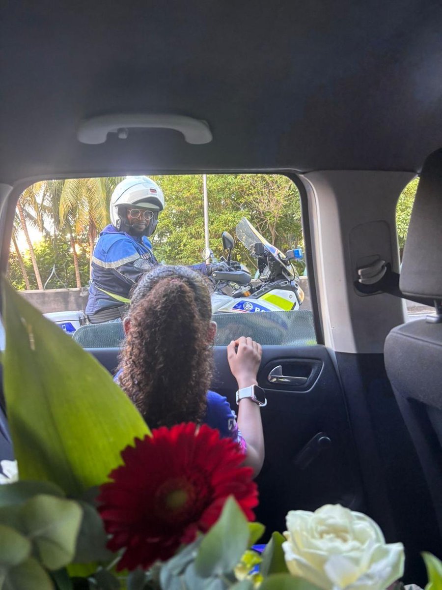 #Hommage à Wilfried Belizaire et sensibilisation à la sécurité routière : l’association Pédagogie Routière Outre-Mer mobilise les #Cyclistes

Dans le cadre de ses actions de sensibilisation à la sécurité routière, l’association Pédagogie Routière Outre-Mer a organisé, ce dimanche