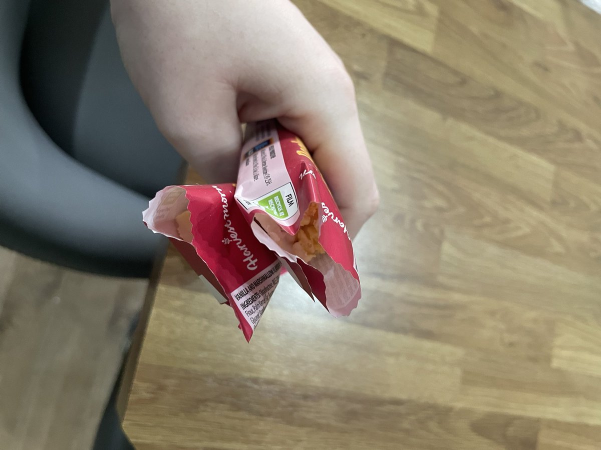 hannah100590's tweet photo. Hey @AldiUK my whole box of rocky rainbow bars hasn’t been sealed correctly - heads up to get someone to check the machine! Gutted! These are my favourite! https://t.co/y6LbZP4nvV