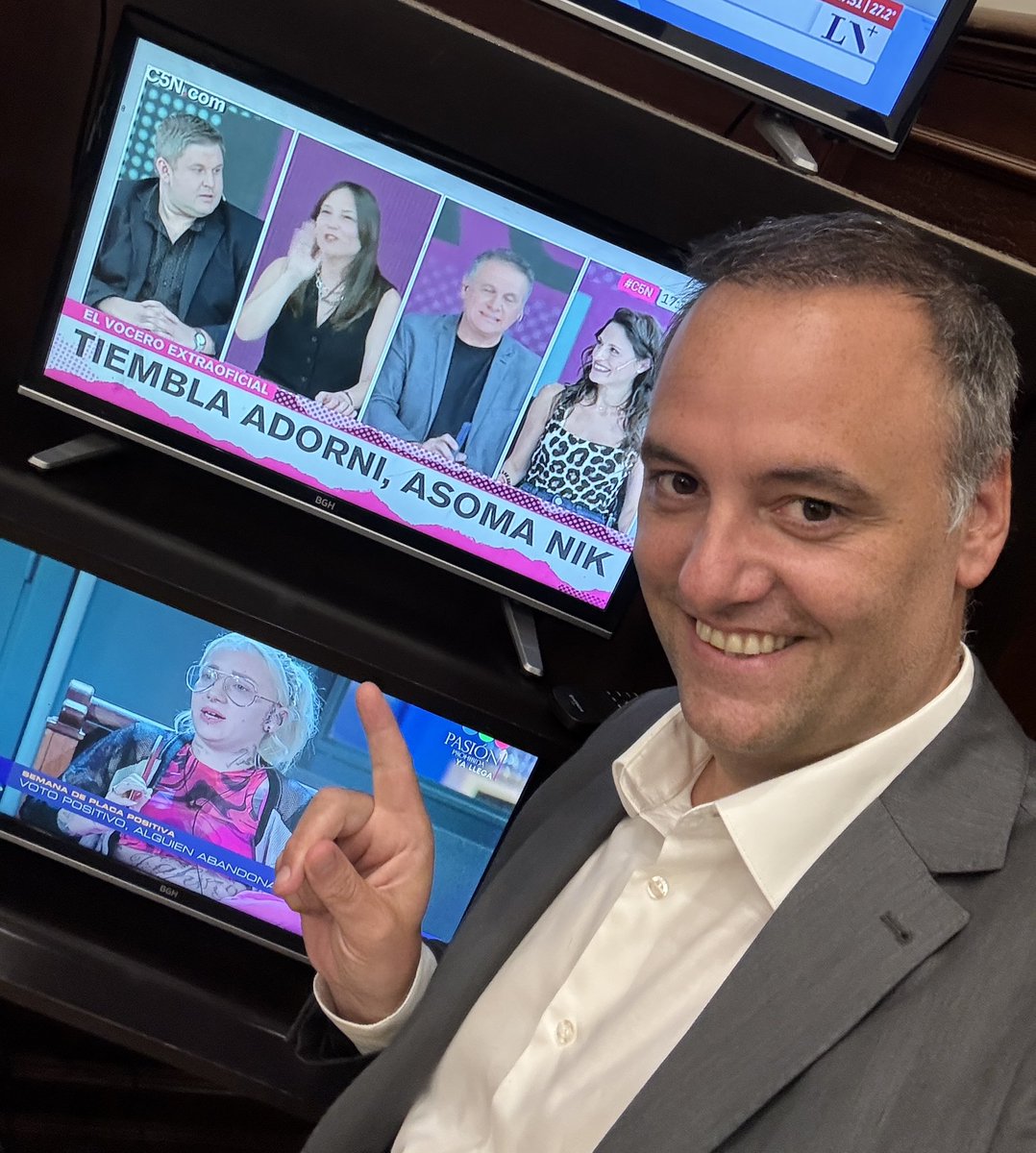 Manuel Adorni tweet media