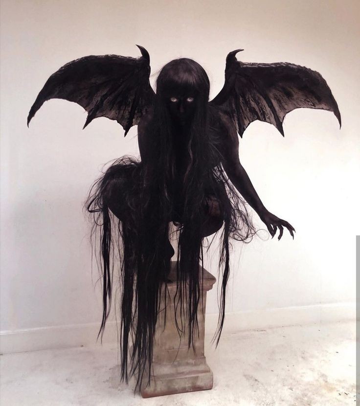 solisolsoli's tweet photo. The Succubus by Nona Limmen https://t.co/vkmydBRBlu