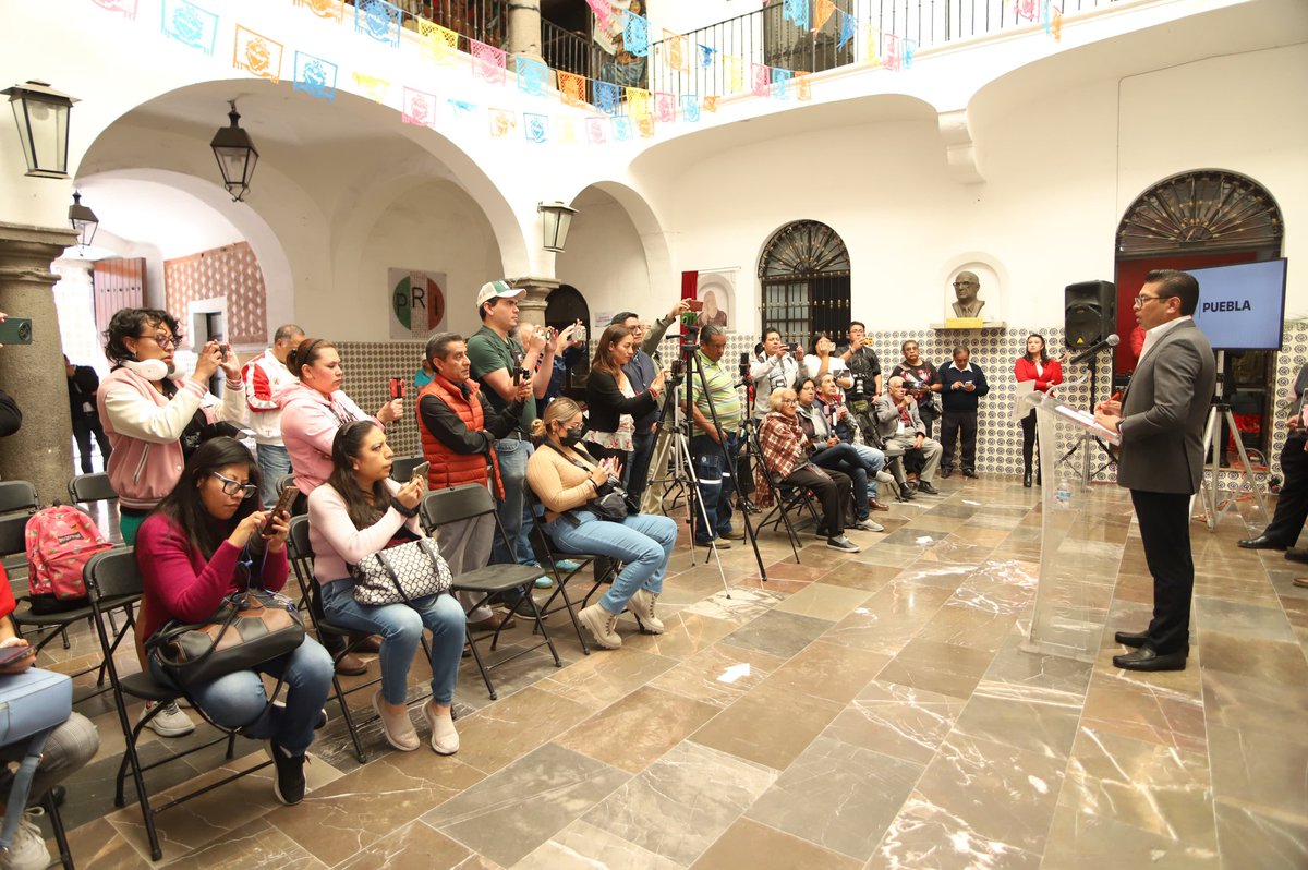 NestorCamarillo's tweet photo. #RuedaDePrensa ||  #ConMorenaCuestaMás y ahora es un lujo la canasta básica. Es necesario que los partidos del oficialismo usen su mayoría en el congreso para bajar el precio de la gasolina en favor las familias mexicanas 🇲🇽. ¡Que no sean solo promesas de campaña! https://t.co/0bhglxP3lS