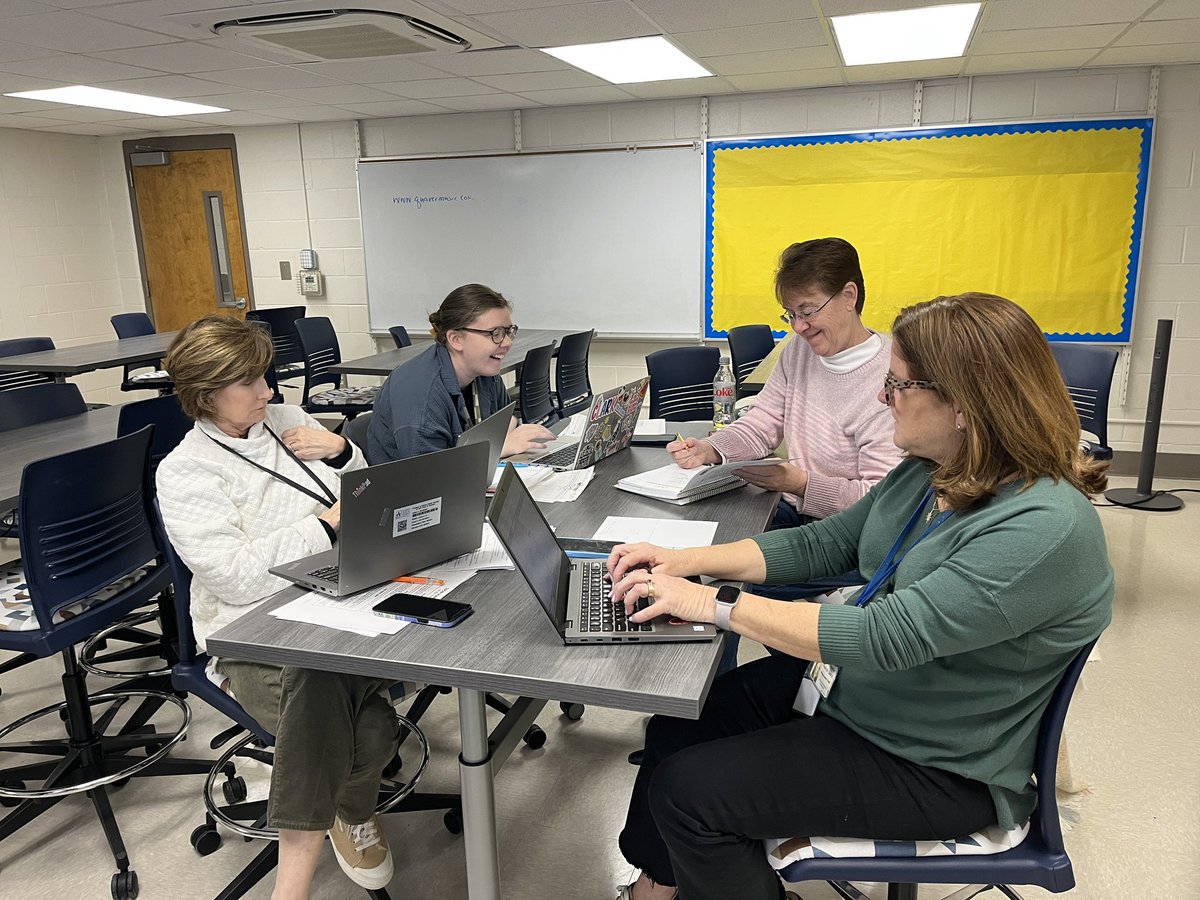 edtech_lynn's tweet photo. Spent the day with @WTJPrincipal 🧑🏻‍🏫👨‍🏫 diving into 📊 with #ProgressLearning focusing on #ClosingTheGap @WTJProgramAdmin @apsitnatasha @apsittommy @ahrosser @APSInstructTech https://t.co/qVvKnYTi2D