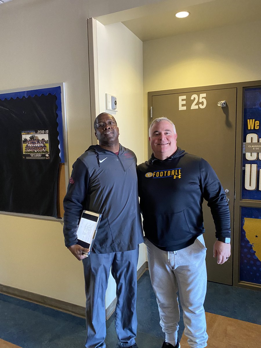 coachrrhino's tweet image. Thank you @CoachKimMcCloud for taking the time to stop by @SutterFootball today and recruit our dudes!!! #builtinthebuttes
#LEAD #pewh #sutr 
@Justice_White20 
@maxbringgold 
@Gavin_Lavoie07 
@BradenScri13305