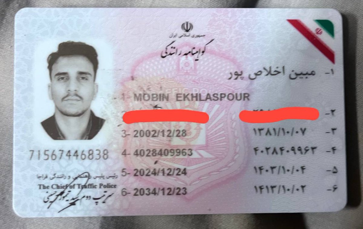 masoud_vm's tweet photo. گواهینامه‌ی مبین هم بالاخره رسید
خیلیا دوس دارن الان جاش بودن ولی نمیتونن
چون هیجده سالشون نشده
@Mbinekh https://t.co/7EQXRQD8Vu