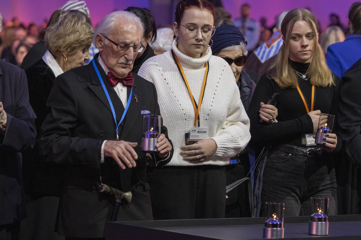 Senator Penny Wong tweet media