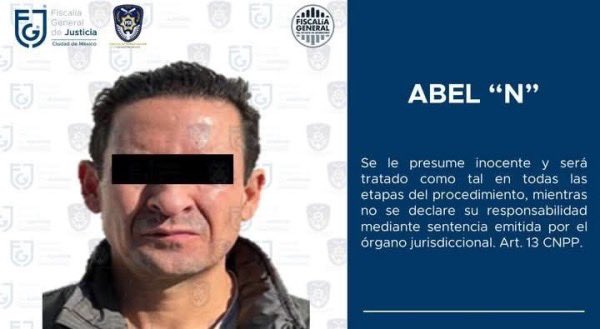 AlbertoMatinez8's tweet photo. Al senador panista @agusdorantes se le cayó un colaborador.
En Querétaro el PAN está hundido en corruptelas. 
Mira @AvseFernando, estos son los que atacan a @GilberHRuiz y en los hechos son los verdaderos criminales. https://t.co/o4VVCh2bkn