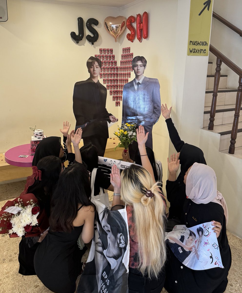 pjngseong's tweet photo. sending my biggest love and thanks to the team and volunteers!♥︎♡
@theredstringjs @Myjayss @Ilandafun @eatdin @lonely_luuna @gladiolish @cctvjongseong @drnkdzd
#theredstring_jayhoon
#흑백즈_soulmate https://t.co/J91nCWVzun