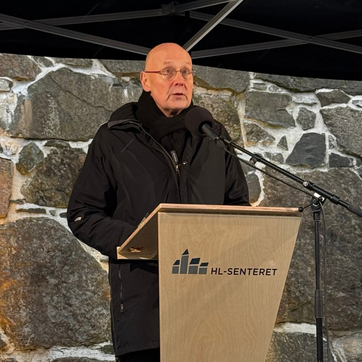 CzechEmbassyNO's tweet image. National Commemoration of Holocaust at the Akershus Fortress quay in memory of the deported Jews of Norway. Thank you @HLsenteret for keeping their memory alive and to the Mayor of Oslo Mrs. Anne Lindboe for a powerful message. 

#WeRememder #HolocaustRemembranceDay