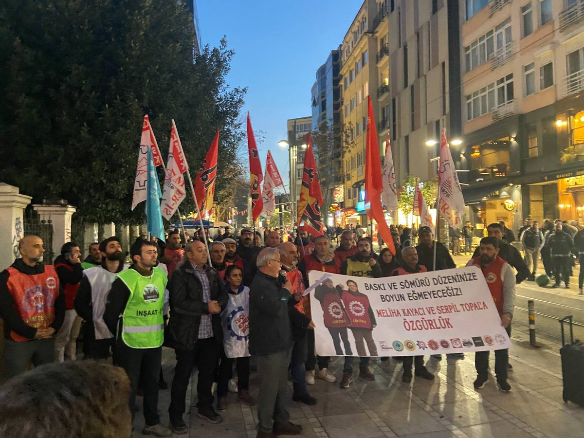 Bugün Süreyya Operası önünde, emek ve özgürlük mücadelesi için yerimizi aldık. Meliha Kayacı, Serpil Topal ve sosyalistlere yönelik hukuksuzluklara, tutuklamalara karşı işçi sınıfının mücadelesini sürdürmeye devam edeceğiz.