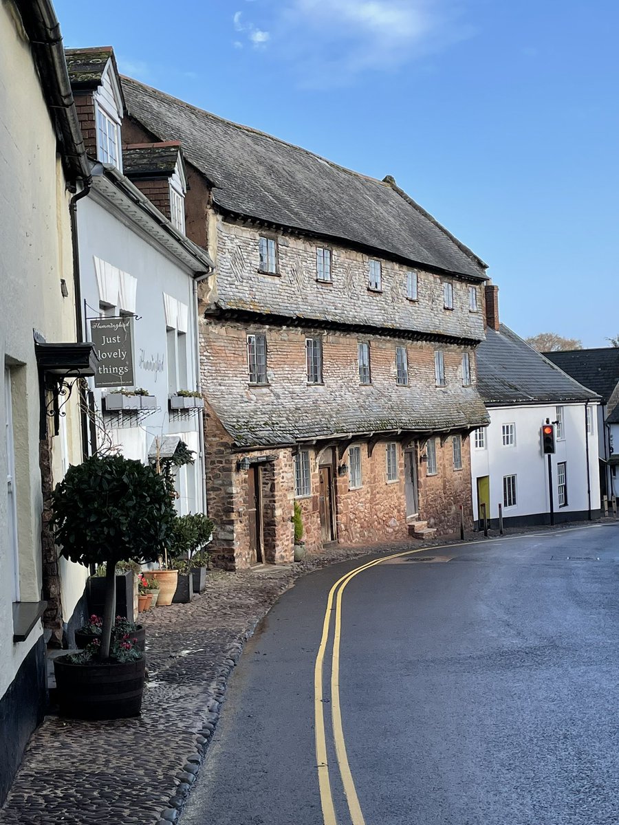 Howard Larcombe tweet media