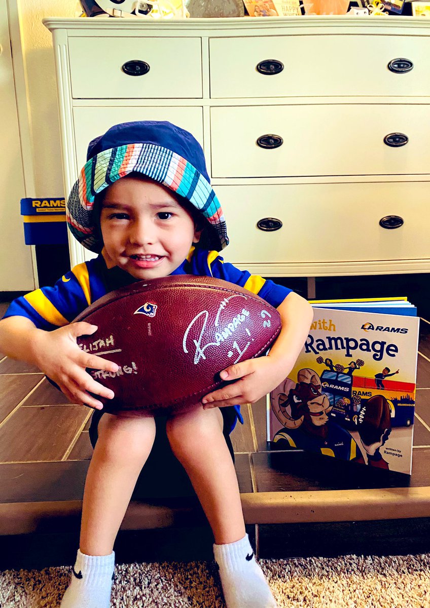 Yvette Carlon tweet media