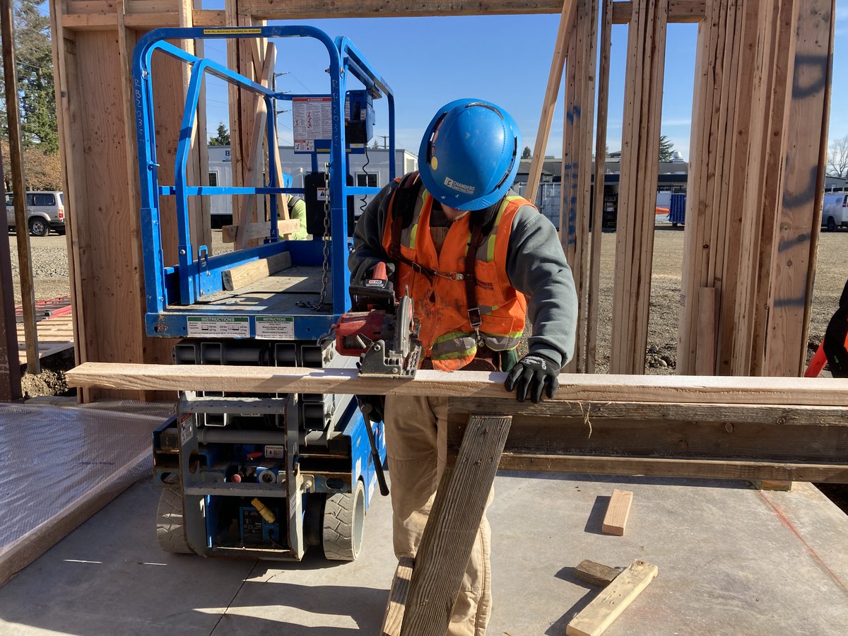 chambersconstr's tweet image. Our team out at the Ollie Court Apartment project has been moving quickly! They began framing just before the New Year and we are excited to see the ground level started to take shape on the south building. #GoChambers #Construction #ProgressPhotos