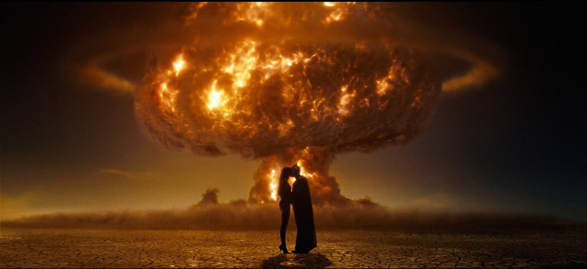 CageValley's tweet image. WATCHMEN (2009)
Directed by Zack Snyder
Cinematography by Larry Fong