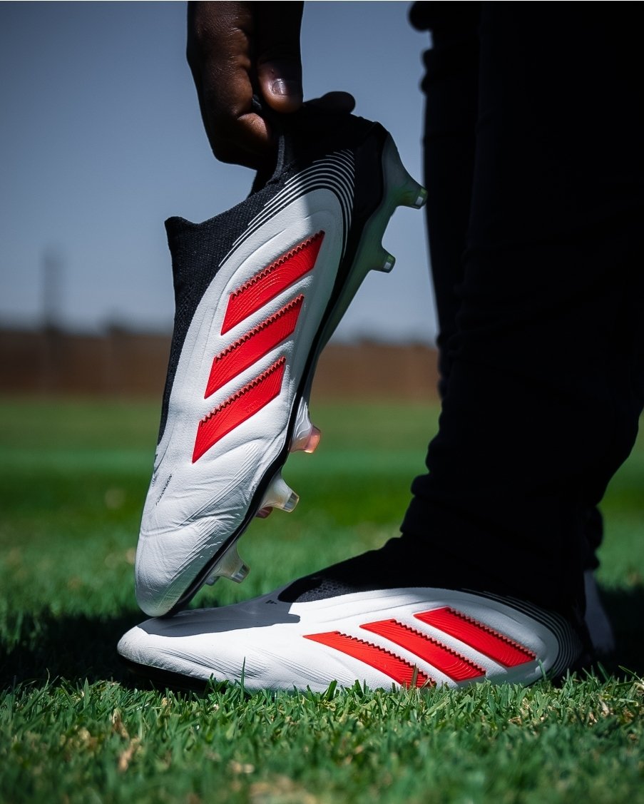 Kholosa_Biyana's tweet photo. Pure precision, Pure Victory🔴
#CopaPure made for greatness @adidasZA @adidasfootball https://t.co/lNwguKYLQu