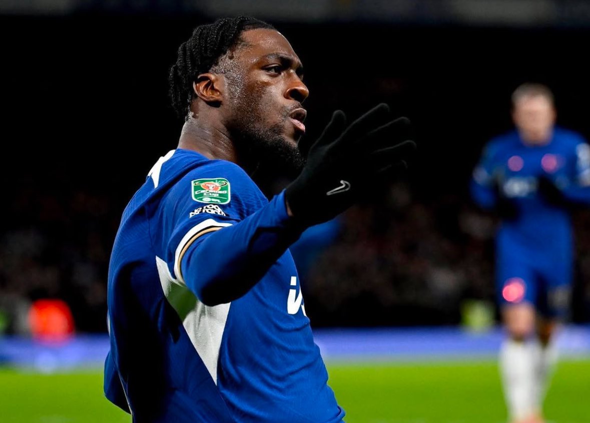 🟣🔵 The negotiation between Aston Villa and Chelsea for Axel Disasi is for loan move (with loan fee) plus salary coverage.

Disasi said yes to Aston Villa and he’s not considering other options despite Italian and PL clubs linked.

He wants Villa, as exclusively revealed. 🤝🏻