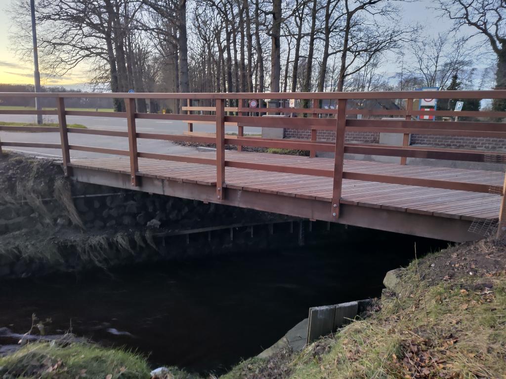 Hartenn's tweet image. Heel fijn @provgelderland de gerepareerde brug over de Schuitenbeek N798