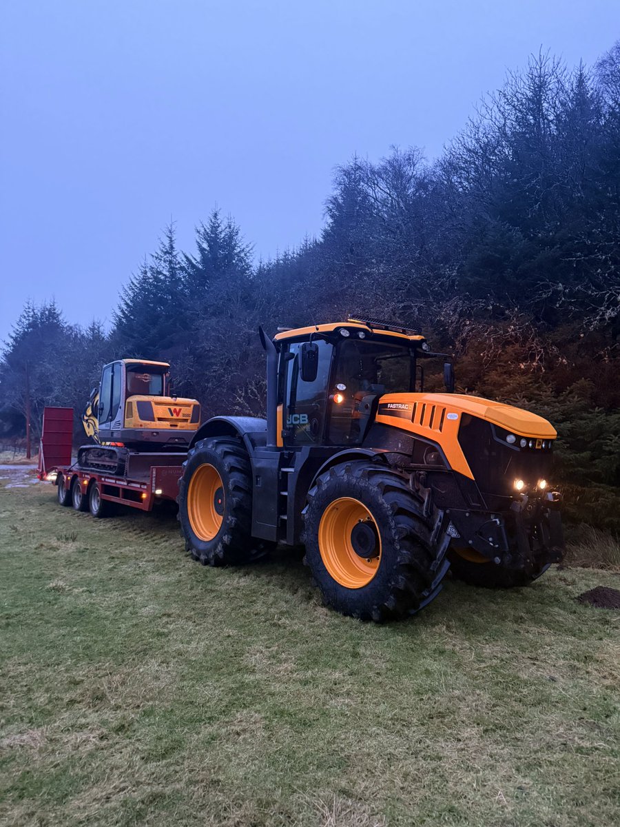 Early one today! 🌲🚜