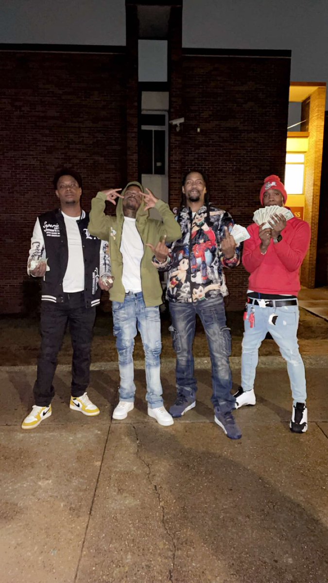 ibstackss's tweet image. I love my team 💯#ksm