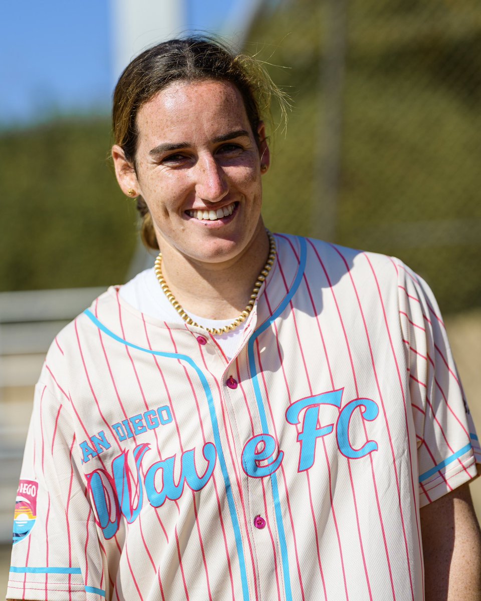 sandiegowavefc's tweet photo. HBD @hillarybeall 🥳✨💖 https://t.co/cngKo1jsTY