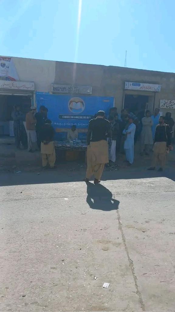 munir_rustam's tweet photo. ہمارے دیس میں "کتاب" پر پابندی ہے۔۔۔
#BalochistanKitabKarwan
#BSAC
#StruggleForKnowledgeAndUnity https://t.co/rkNlofwLGd
