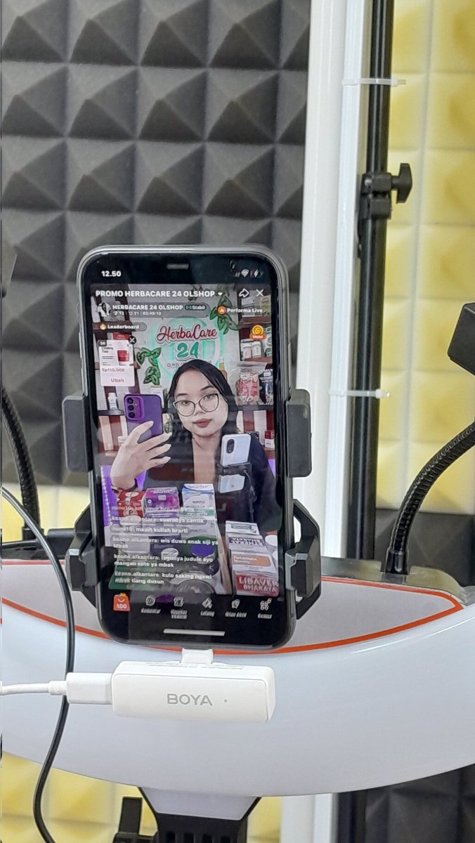 so kyuti tweet media